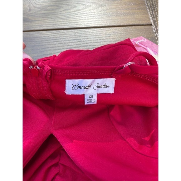 Emerald Sundae Junior's Ruched Side Slit Slim Gown Red Size XS - Picture 6 of 8